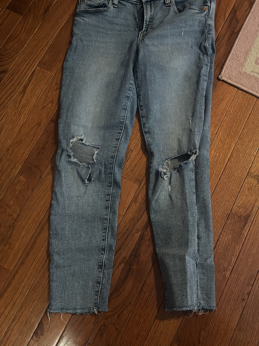 Distressed Women's Light Blue Skinny Jeans